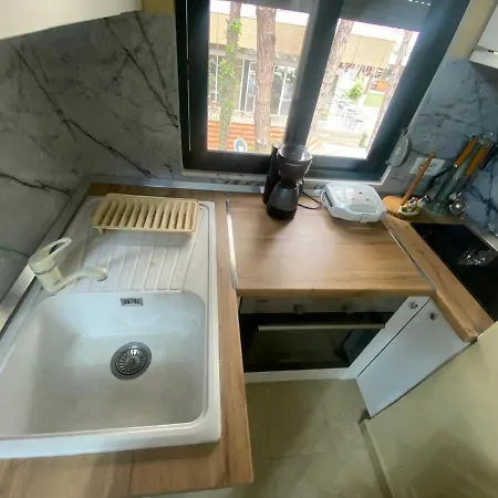 Daire Rebi Beach Apartament
