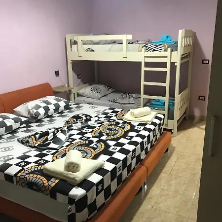 Rebi Beach Apartament Daire *