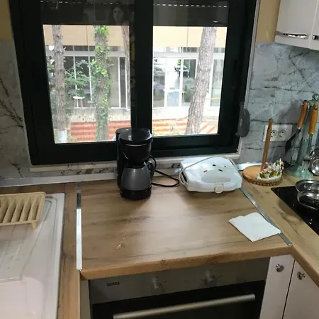 Rebi Beach Apartament *