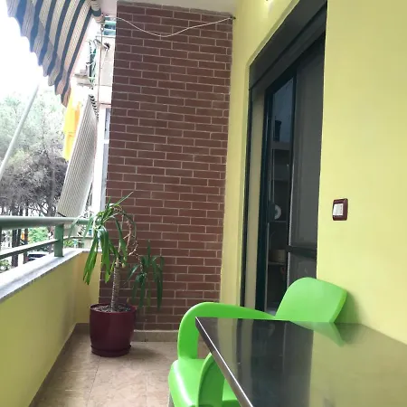 Rebi Beach Apartament Daire Golem (Tirana)