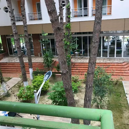 Rebi Beach Apartament Daire