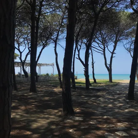 Rebi Beach Apartament Daire *